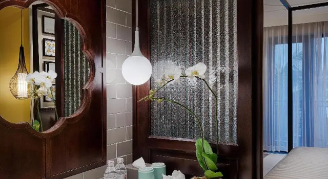 Люкс с балконом Allegro Hoi An . A Little Luxury Hotel & Spa