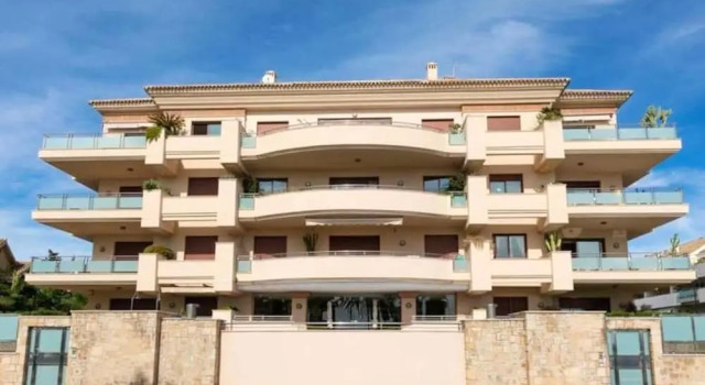 Apartment with 2 Bedrooms in San Pedro Alcántara, with Wonderful City View, Pool Access, Furnished Terrace - 300 M From the Beach
