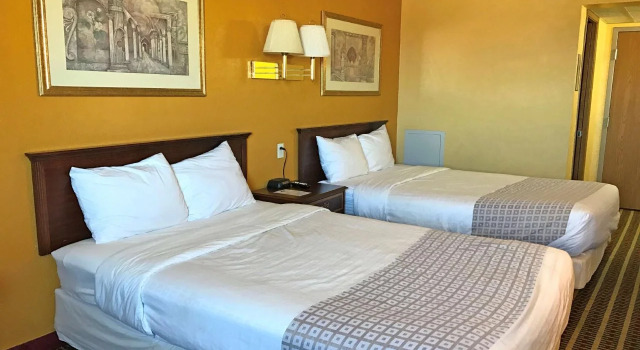 Americas Best Value Inn - Bell Tower, Rezerwuj Hotel Hotele w Illinois z basenem, Basen