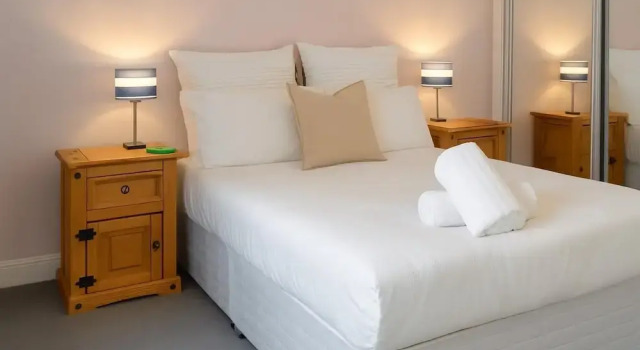 Апартаменты Reading Retreat 1 Bed With Private Parking