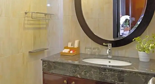 Junior Suite uitzicht op de straat The Sahira Hotel Syariah