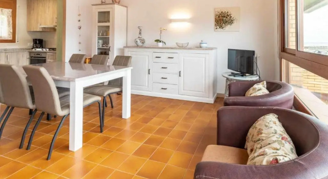 SANT CARLES 22 apartamento soleado con vistas al mar, Забронировать Апартаменты/квартира Отели Льянсса с парковкой, рядом с Музей акварели Фонда Жозепа Мартинеса Лосано, Парковка