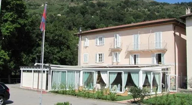 Leone Nero Hotel e Ristorante, Buchen Sie Hotel Bogno Kanton Tessin