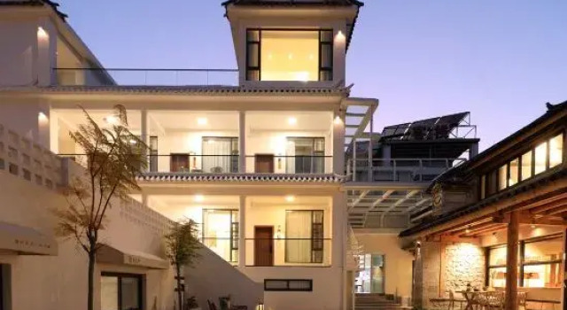 Carefree Travel homestay