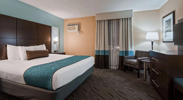 Двухместный номер Accessible Best Western Plus Galleria Inn & Suites