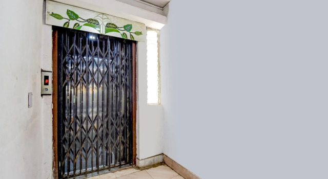 OYO Flagship 79312 New City Hotel, Prenota Hotel Jādabpur West Bengal