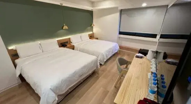 Четырёхместный номер Standard Fooyee Hotel Wenxin Zhongqing