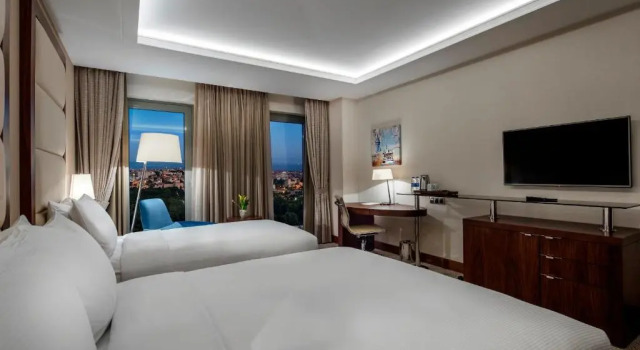 Семейный номер Deluxe с видом на море Doubletree By Hilton Istanbul Topkapi