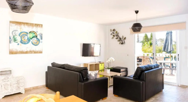 SOFIA APARTMENT 700m away from the beach