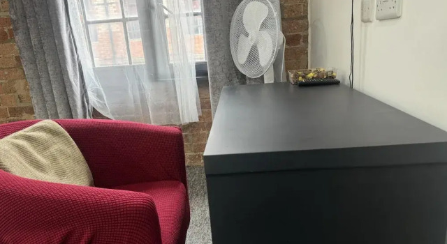 Studio - Sleeps 2 - Parking - Wifi