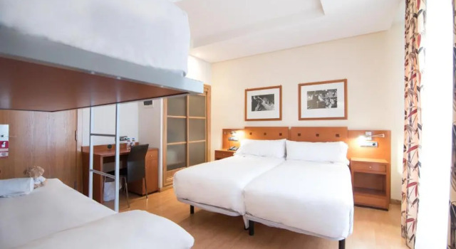 Четырёхместный номер Petit Palace Preciados