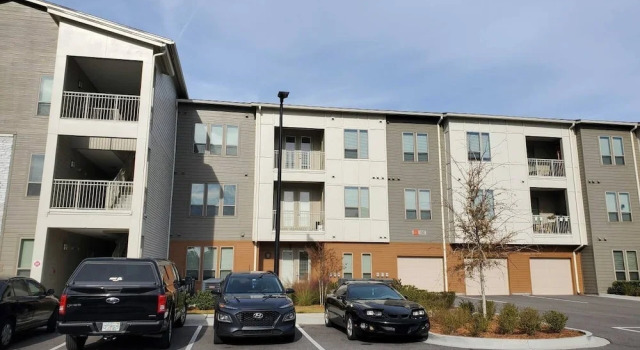 FRONTDESK The Point at Town Center Apts Jacksonville