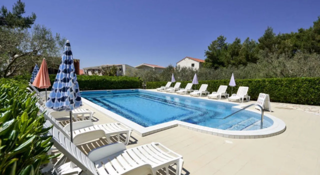 House Ana Inkoo 37702, Забронировать Отель Отели Zadar Islands с бассейном, Бассейн