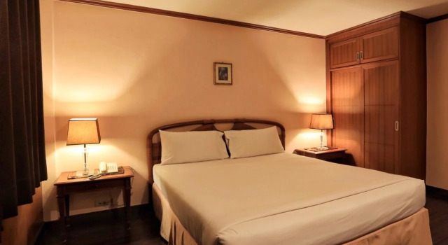 Travel Lodge Suriwongse - Adult only