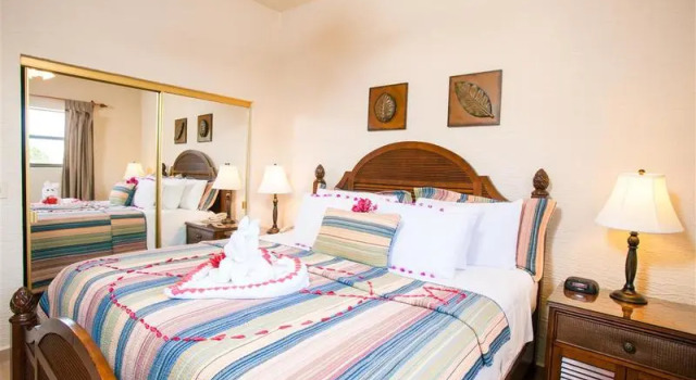 Люкс с 2 комнатами с балконом Clarion Suites Roatan at Pineapple Villas