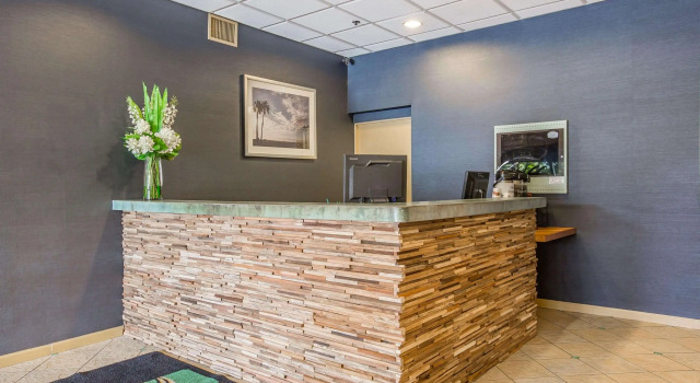 Quality Inn & Suites Hermosa Beach, Забронировать Отель Хермоса-Бич Los Angeles Beach Cities