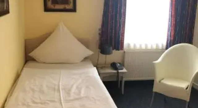 Hotel Albus, Забронировать Отель Ольпе 