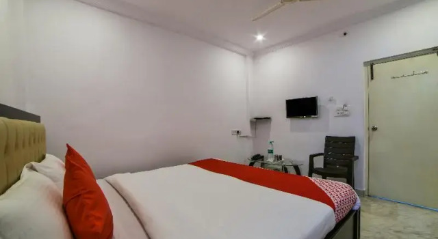Hotel Three Castles Deluxe By OYO Rooms, Rezerwuj Hotel Abids 