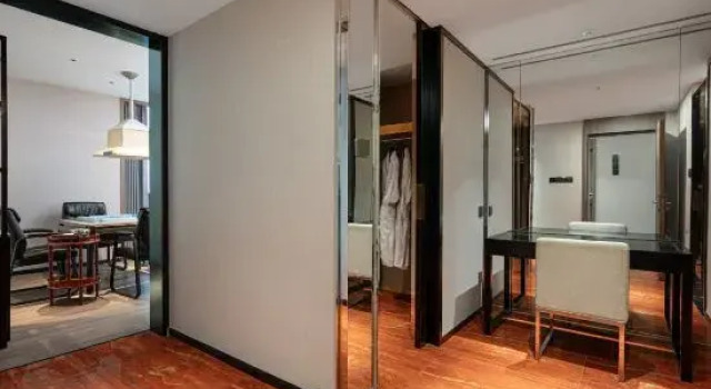 Люкс Yintian International Business Hotel