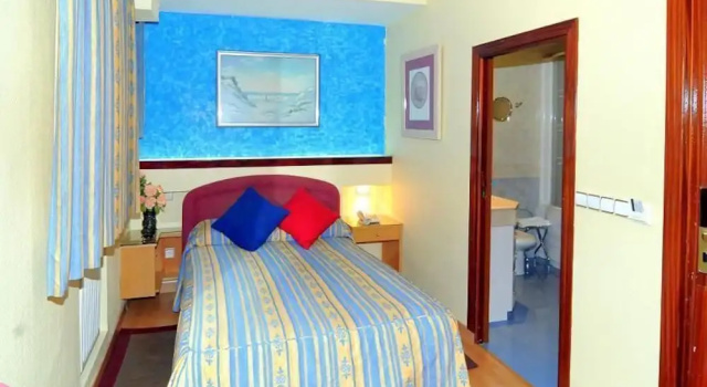 Plaza Dort Rooms IV, Забронировать Отель центр города Мадрид, рядом с Дом-музей Лопе де Вега