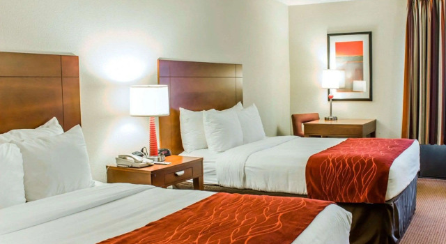 Четырёхместный номер Standard Comfort Inn Fayetteville near Fort Bragg