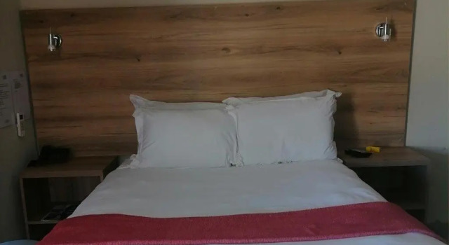 Номер Deluxe The Hill Hotel And Conference Centre