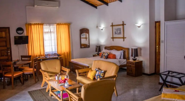 Villa Caballero, Book Villa Hotels in Mahe with Parking, Parking