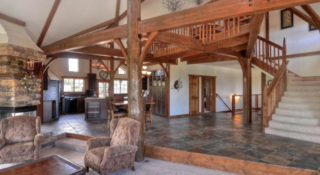 No 2 Luxurious Castle Glen Estate, Varaa Hotelli Hotellit Big Bear Lake pysäköinnillä, Pysäköinti
