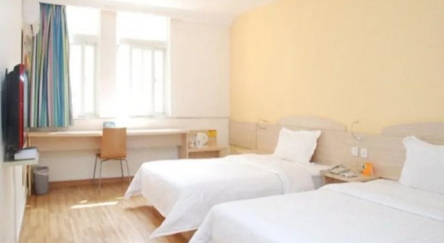 7Days Inn Shenzhen Hong Ling Subway Stataion, Rezerwuj Hotel Hotele w Shenzhen z parkingiem, Parking