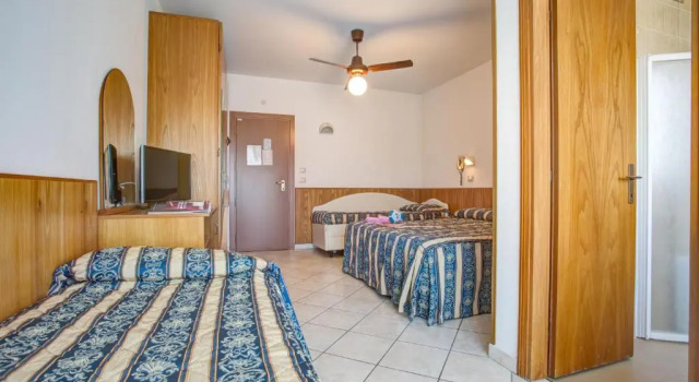 Четырёхместный номер Standard Hotel Genzianella