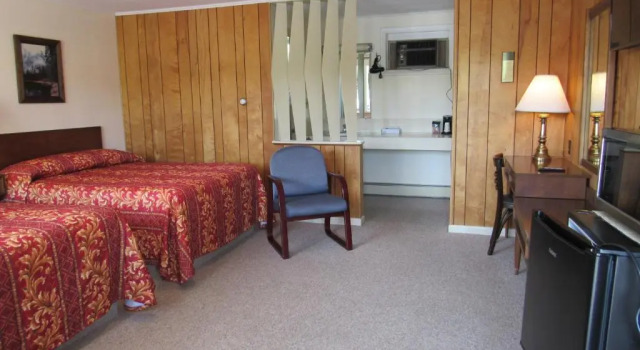 Четырёхместный номер Standard Acadia Gateway Motel