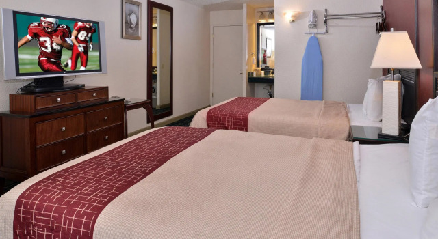 Четырёхместный номер Superior Red Roof Inn Arcata