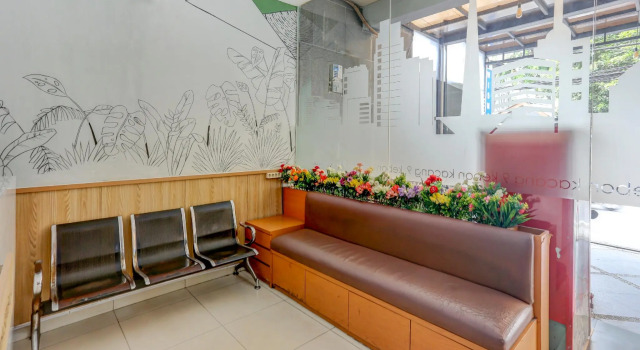 Super OYO Capital O 90056 Wisma Kebon Kacang 9, Book Hotel Tanah Abang Jakarta