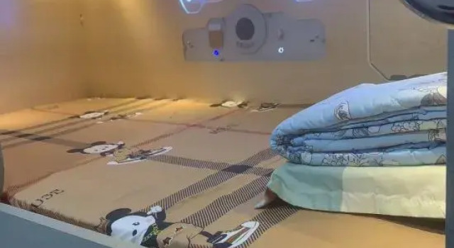 Капсула с видом на море Sleep Cubee Hostel