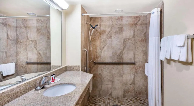 Номер Standard Days Inn by Wyndham Clarksville TN