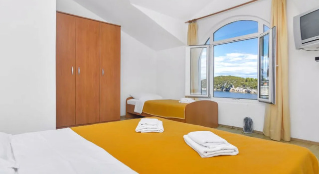 Apartment Rubin Hvar/Pokrivenik 27941, Забронировать Апартаменты/квартира Отели Покривеника с парковкой, Парковка