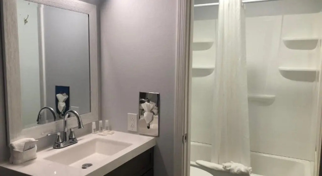 Номер Superior RiverWalk Inn