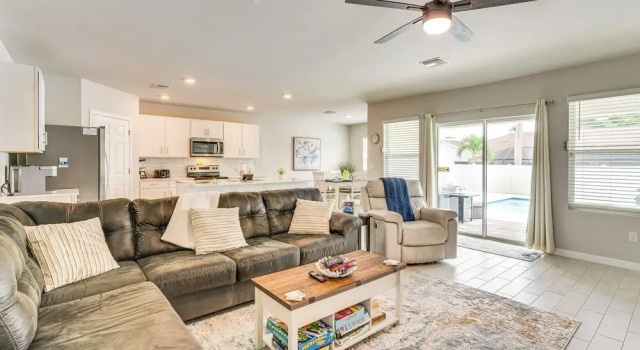 Pickleball Court, Saltwater Pool: Cape Coral Home!, Забронировать Дом для отпуска Виллы Кейп-Корал, Вилла