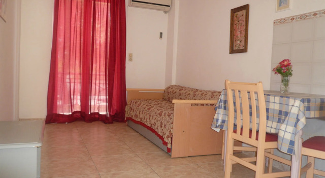 Manine Apartments