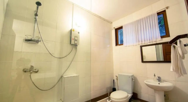 Номер Standard You Khin House