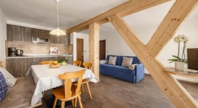 Plang Farmhouse