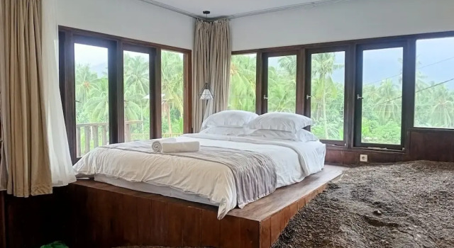 Номер Executive Natuna Dive Resort