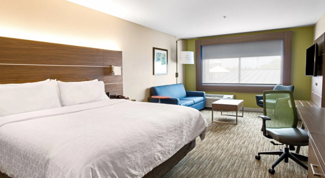 Двухместный люкс Holiday Inn Express & Suites Racine by IHG