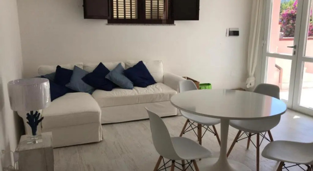 BEACH HOUSE TANAUNELLA, Book Apartment Tanaunella Sardinia South, near Porto Ainu Beach