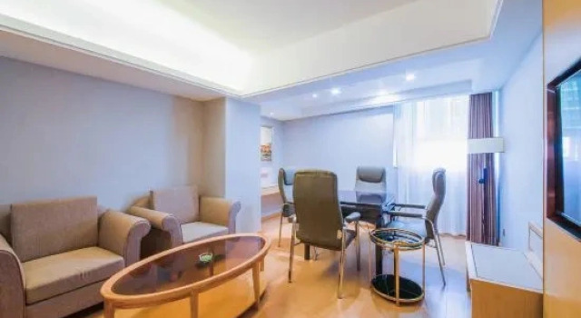 Двухместный люкс Business Vienna International Hotel (Wanzhou Gaosuntang Pedestrian Street Branch)