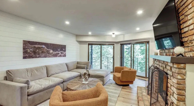 Stunning Forest Views: Luxury Lake Arrowhead Cabin, Rezerwuj Dom wakacyjny Blue Jay Kalifornia