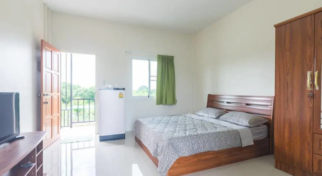 Praew Place Phimai, Varaa Hotelli Hotellit North-Eastern Thailand pysäköinnillä, Pysäköinti