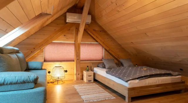 Cottage Happiness With Sauna and Natural Pool, Prenota Casa vacanze Hotel a Dolenjska con parcheggio, Parcheggio