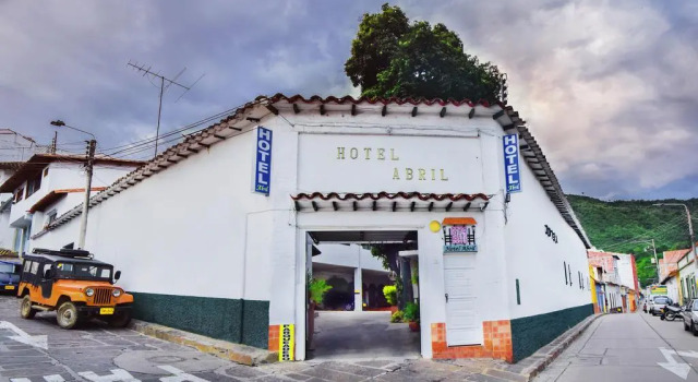 Hotel Abril, Book Hotel SPA-hoteller i San Gil, SPA