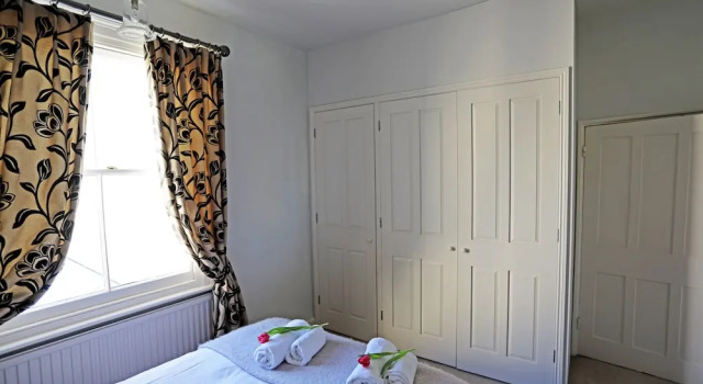 Catherine's Beautiful Bedroom within Georgian Home, Забронировать Отель Отели Норидж 3 звезды, рядом с Сад Plantation, 3*
